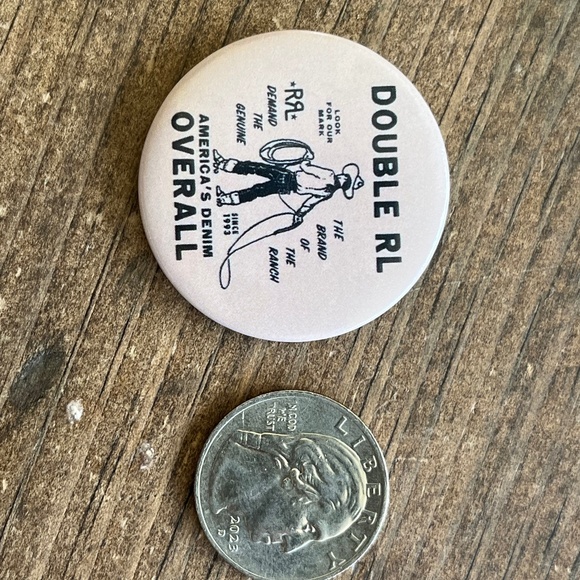 RRL Button/Pin - Picture 1 of 2